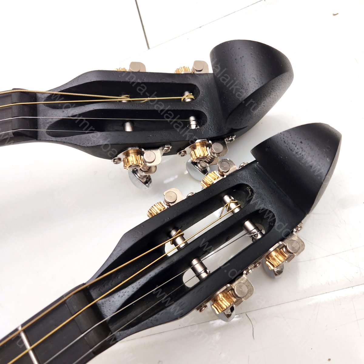 ebony, steel frets, enlarged body, soundboard: resonant spruce, body: flamed ma..., photo 4