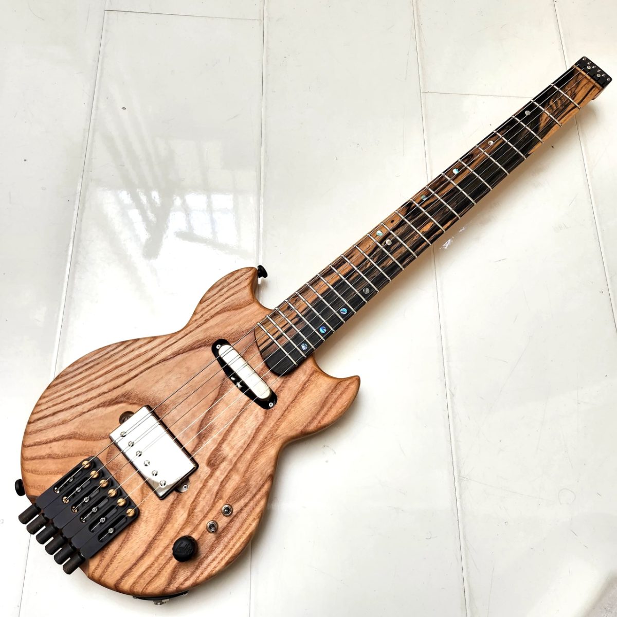 Body — figured ash; neck — roasted maple; fingerboard — lunar ebony; two custom..., photo 7