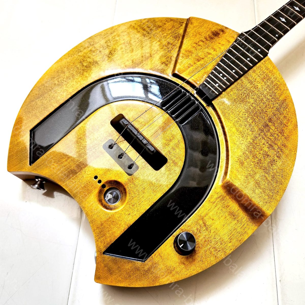 Free three‑string electric domras are hard to come by — we don’t get them often..., photo 2
