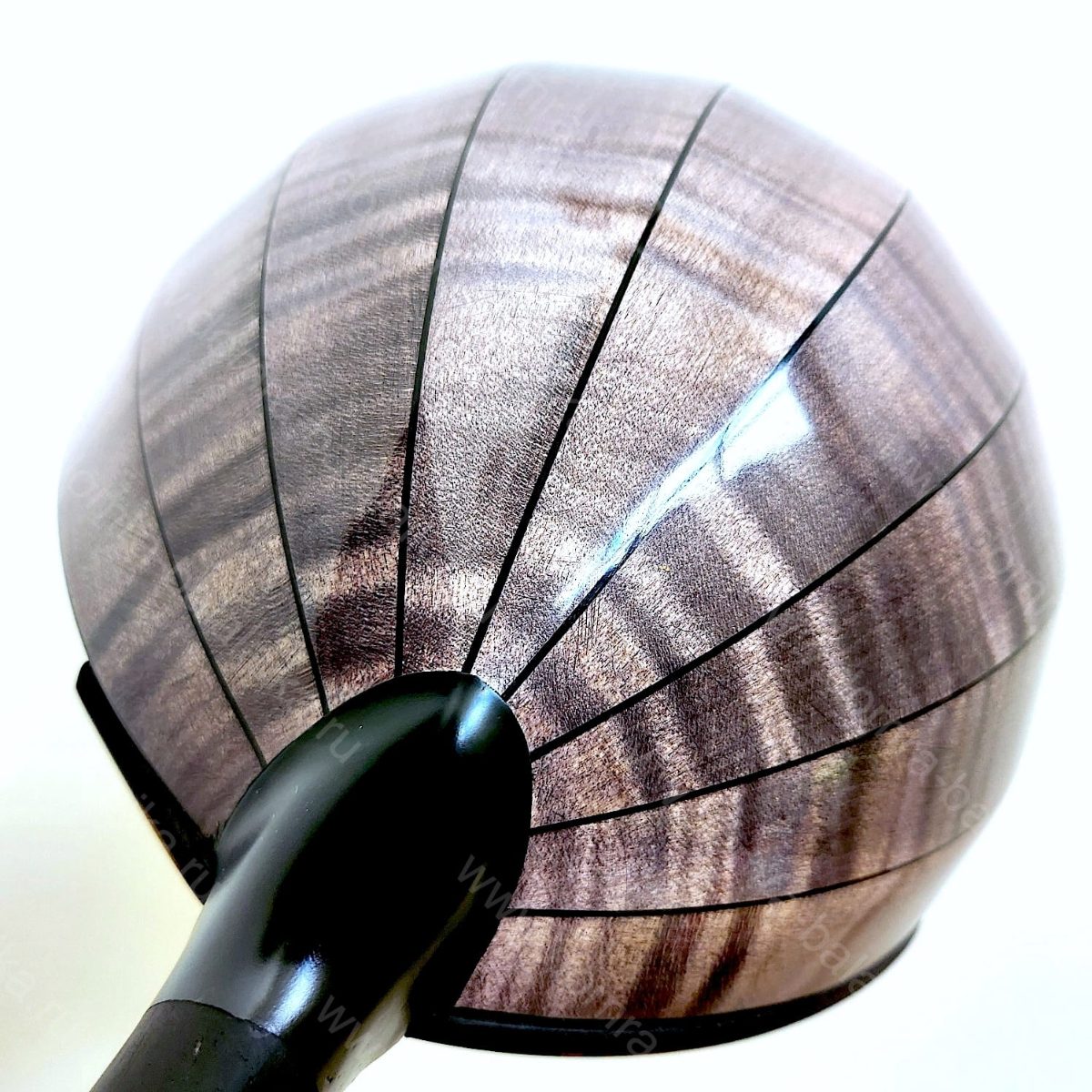 This instrument features an enlarged body crafted from figured maple and staine..., photo 6