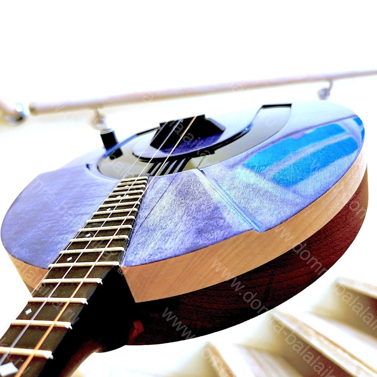 This domra features a glossy top and a matte bottom — it’s incredibly pleasant..., photo 2