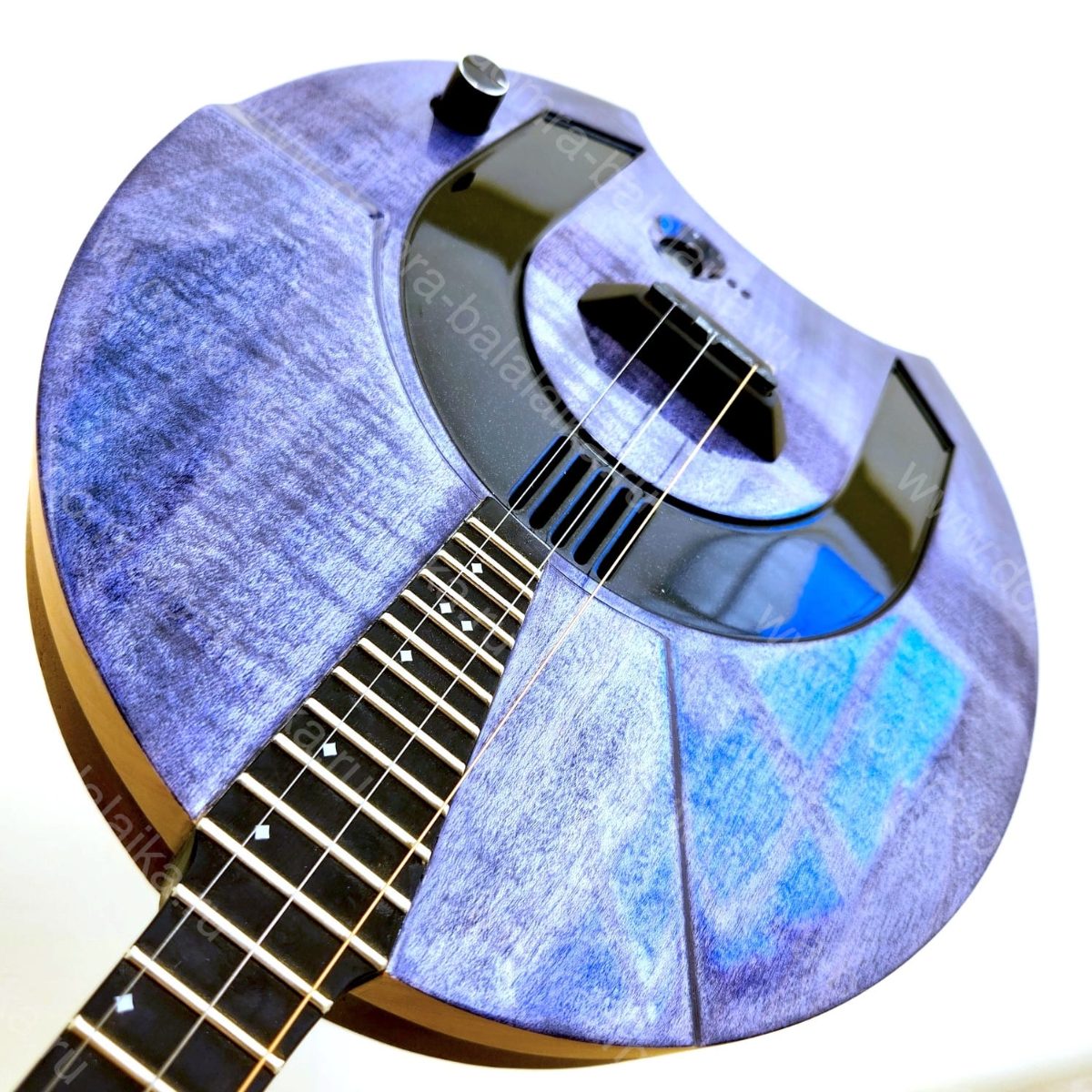 This domra features a glossy top and a matte bottom — it’s incredibly pleasant..., photo 3