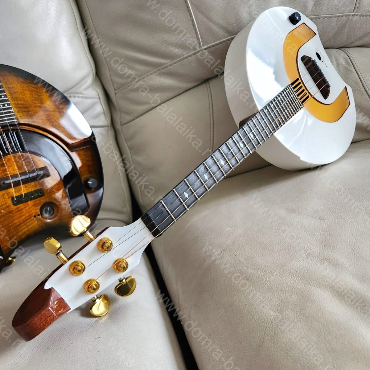 A four‑string domra, in stock, with a mahogany fingerboard and gold hardware —..., photo 3