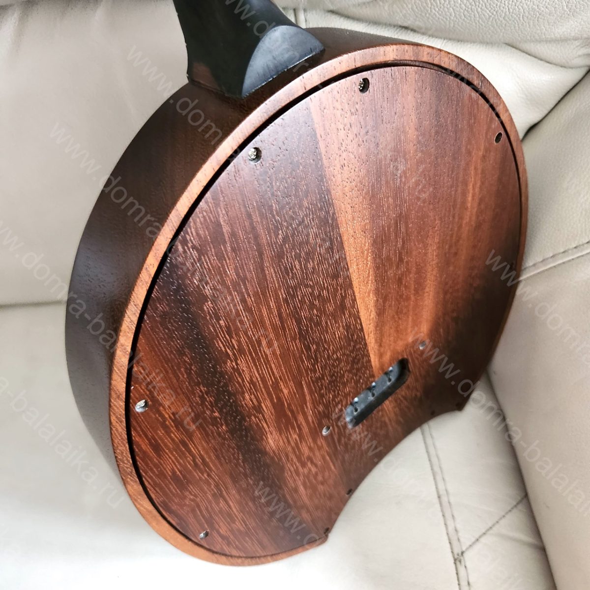Electric guitars made of mahogany in natural finish., photo 3
