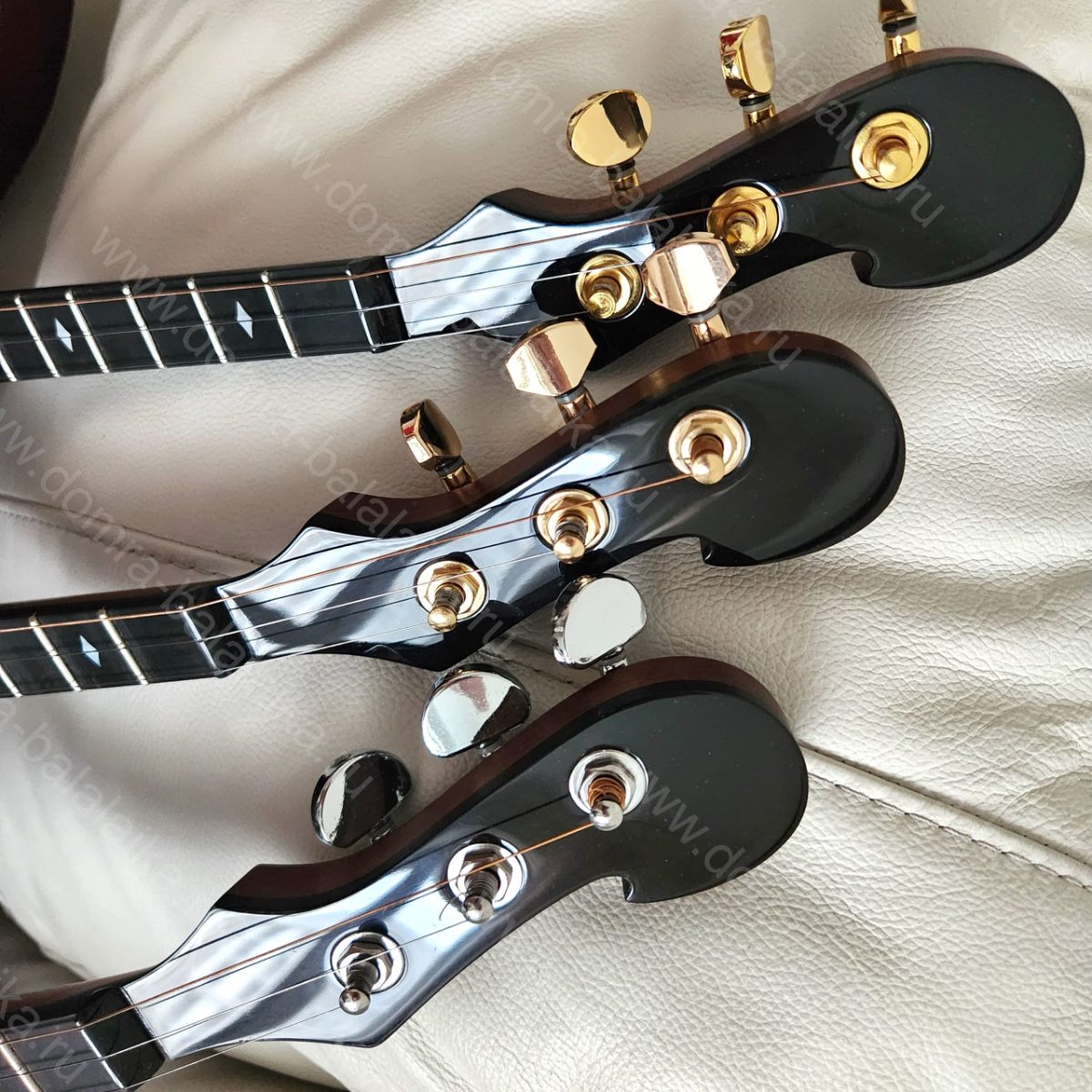 Electric guitars made of mahogany in natural finish., photo 5