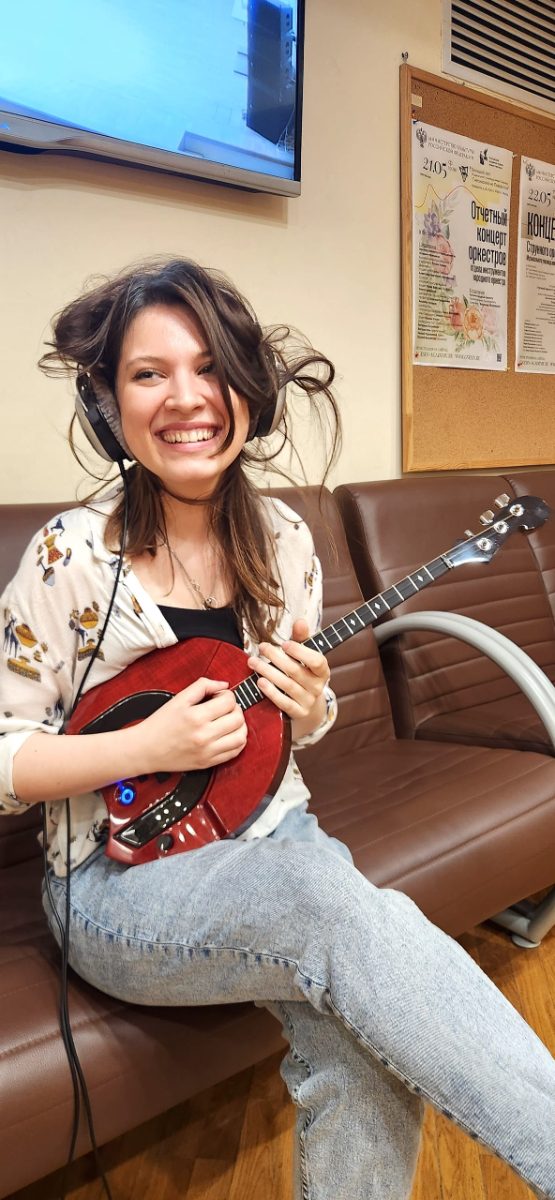 Charming Dilyara and her first emotions from playing our electric domra! 😁🙂, photo 2
