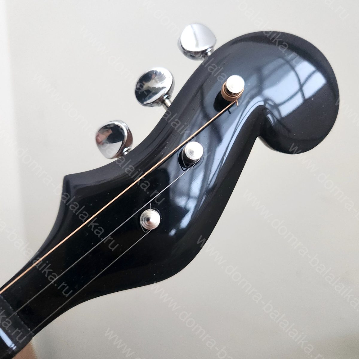 The “Standard” concert domra — it’s beautiful, glossy, looks like a sweet treat..., photo 3