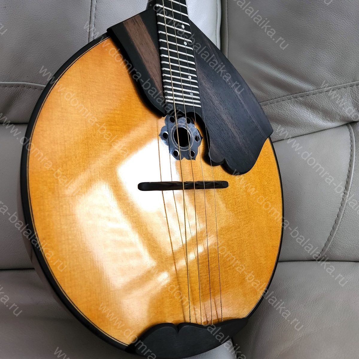 This excellent four-string concert domra with a deep tone is already on its way..., photo 2