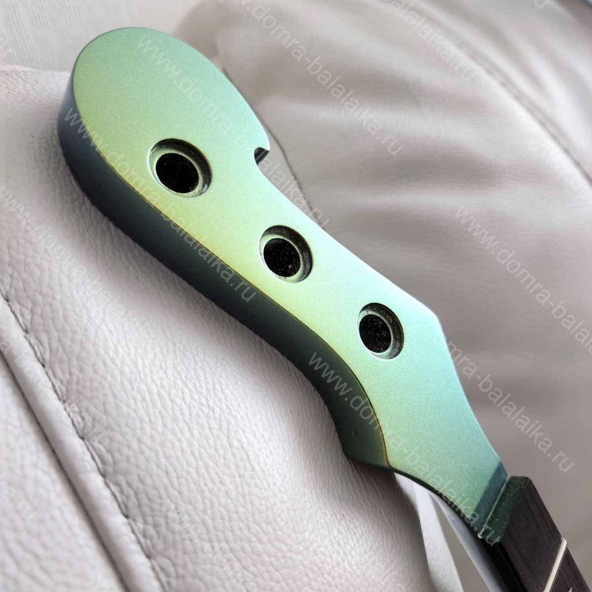 We’ve finished painting two electric domras in a very unusual chameleon colour..., photo 1